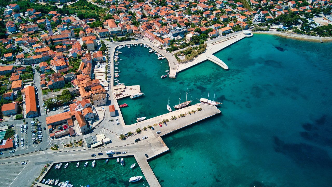 Intelligente Städte: Die Stadt Supetar plant, Vandalismus mit erhöhter Überwachung zu bekämpfen