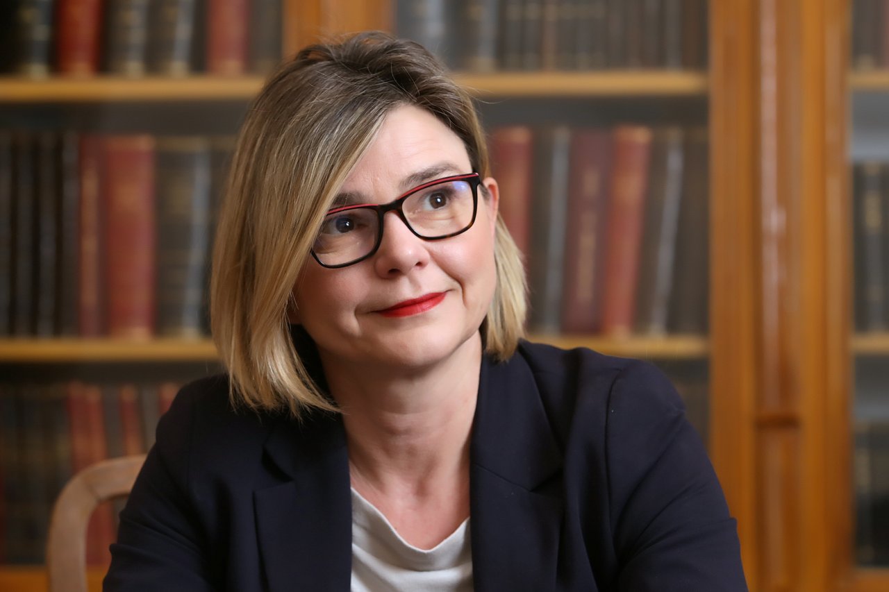 Sandra Benčić (Wir Können!): Die Regierung versäumt absichtlich die Annahme von untergesetzlichen Regelungen im Bereich der erneuerbaren Energiequellen