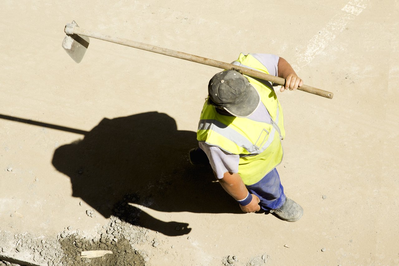 In den letzten drei Monaten wurden rund 47.000 Arbeitsgenehmigungen für Ausländer erteilt, Gesetzesänderungen in Vorbereitung