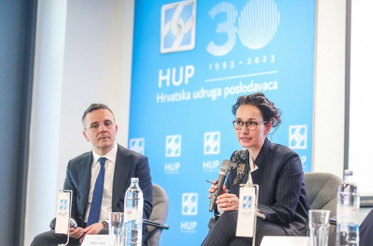 Eine Rezession ist wahrscheinlich, und das zukünftige Wachstum hängt von den Rohstoffexporten ab