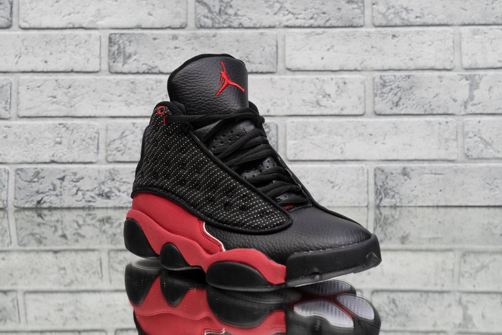 <p>Nike Air Jordan 13 'Breds'</p>