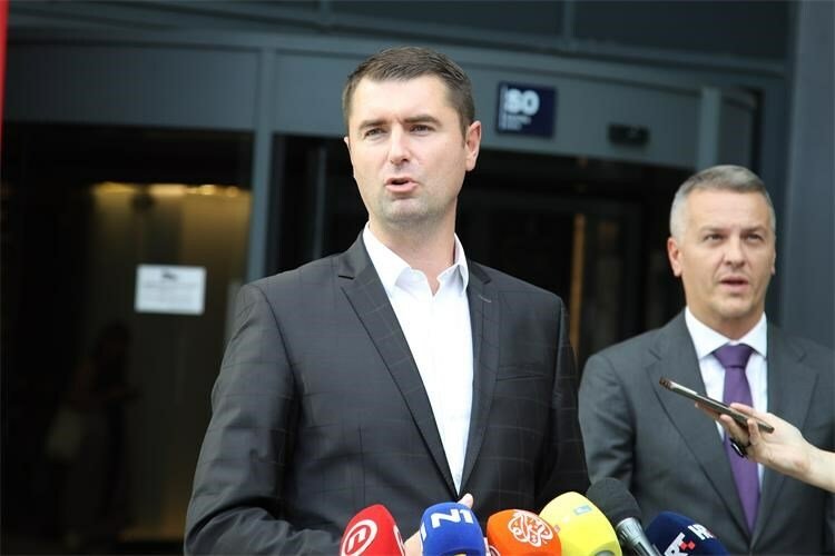 THEATER DER PREISREDUZIERUNGEN Händler können Preise so weit senken, wie es die Lieferanten und der Staat erlauben