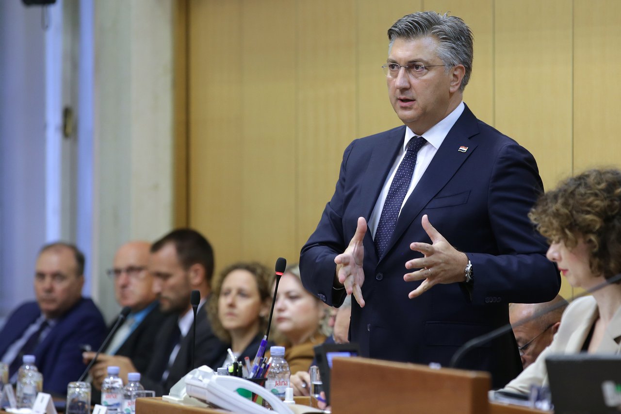 <p>Andrej Plenković i vlada</p>