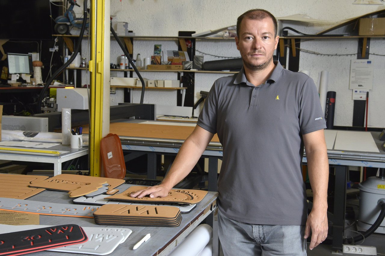 Tomislav Mišetić (Kaj tribaš): Ein Unternehmen gegründet, um für eine teure amerikanische Bootsmatte für das Schnellboot nicht bezahlen zu müssen