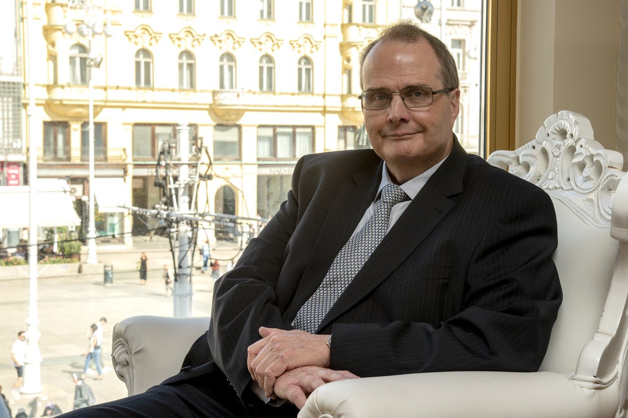 Chris Hodge: Sie haben ein besseres Marktaufsichtssystem als eine Reihe von viel größeren Ländern