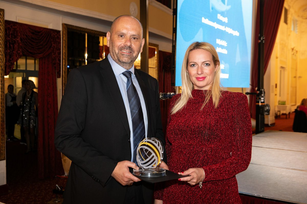 <p>Tomislav Ramljak, Centar i Maja Pavelic Opuhac potpredsjednica Hrvatske udruge menadzera sigurnosti</p>