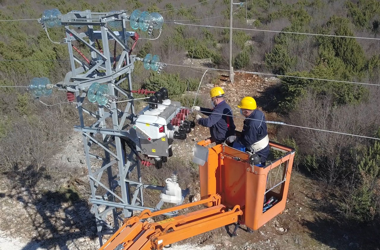 HEP hat Wettbewerbe zur Vergabe von 99 Stipendien für Schüler und Studierende angekündigt