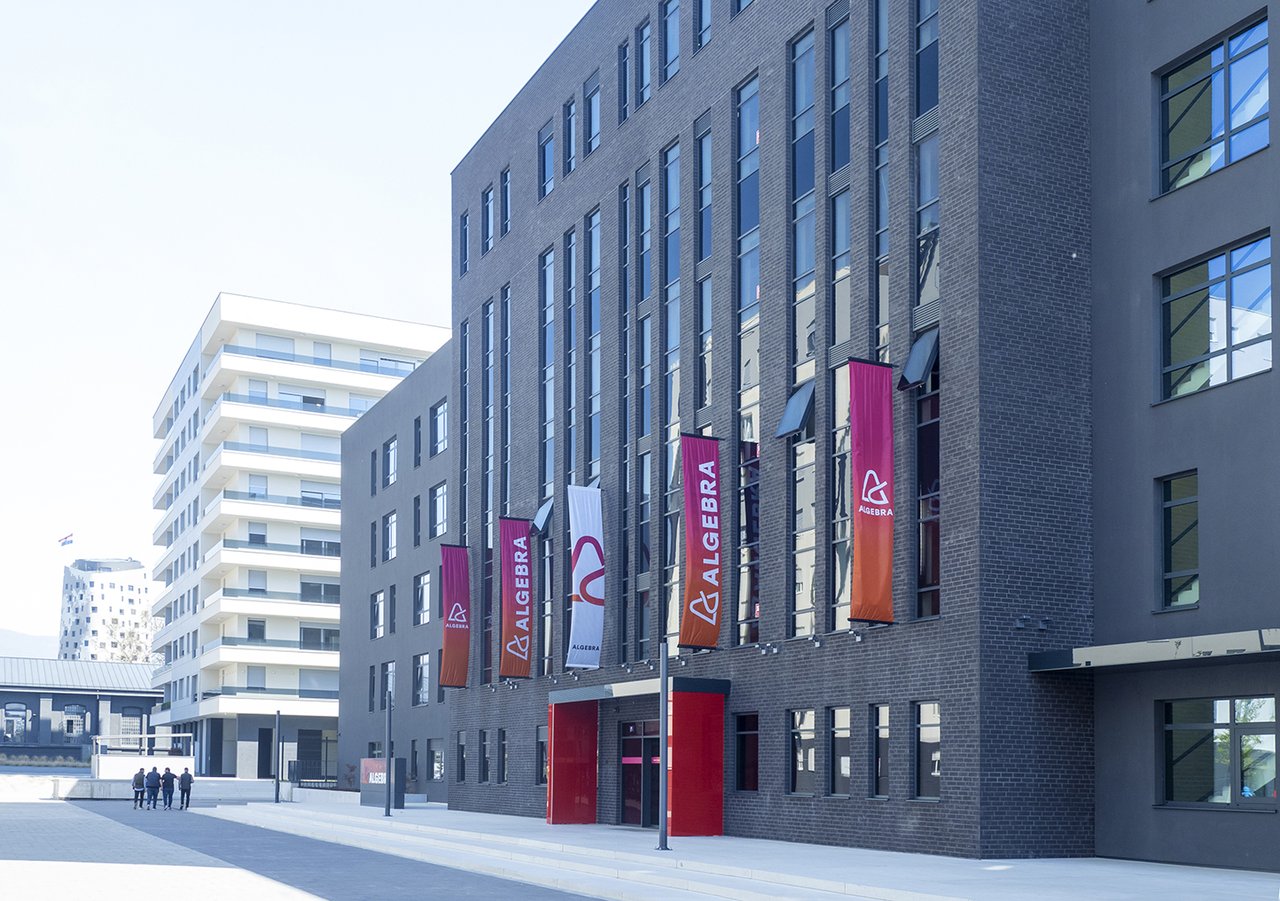 Der nächste Schritt ist die Gründung der Algebra Universität