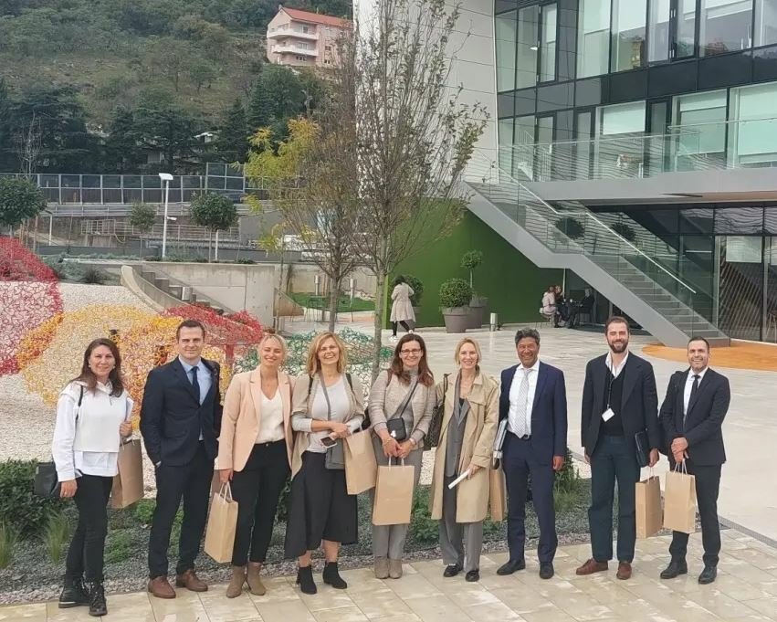 Besuch der Weltbank-Delegation im Pharma Valley-Komplex von JGL