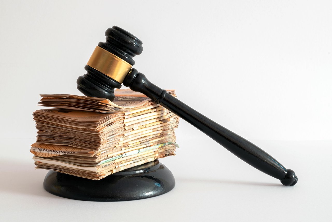 <p>bankrot ilustracija</p>