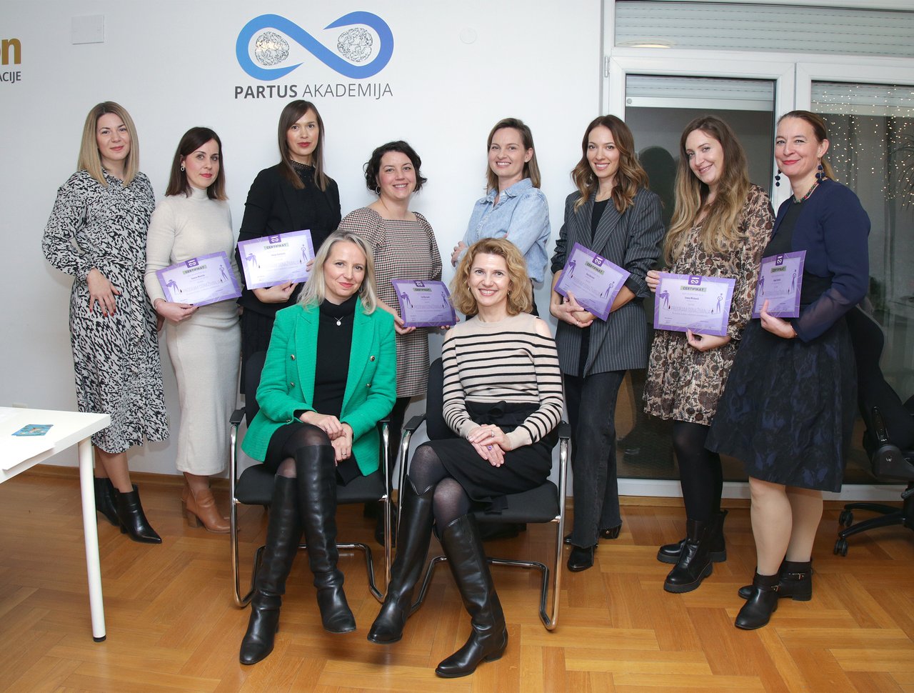 Frauen in der Wirtschaft: 10 Stipendiatinnen haben das Empowerment-Programm abgeschlossen