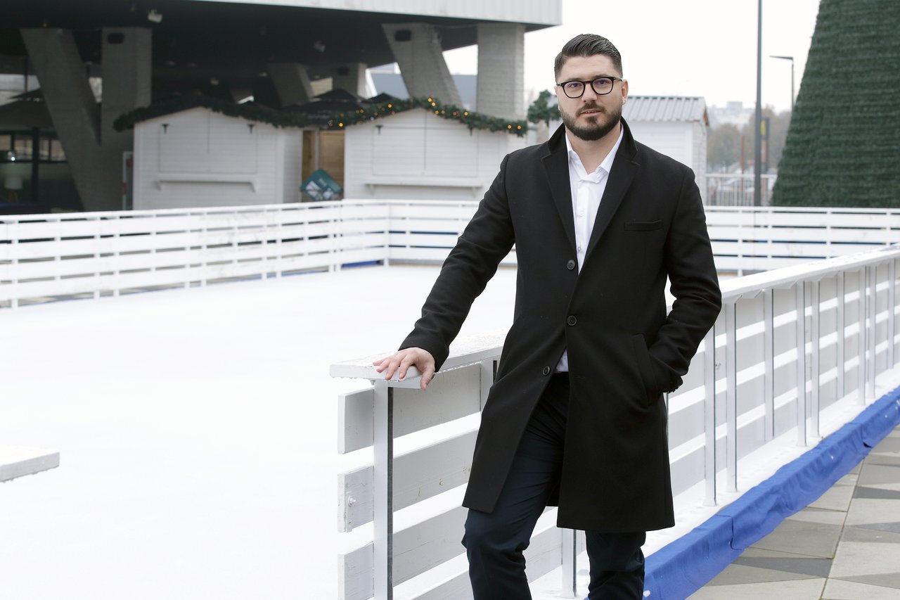 Natko Bošnjak (Ice Wonderland): Die Herausforderung besteht darin, viele Eisbahnen gleichzeitig zu organisieren, oft an abgelegenen Orten