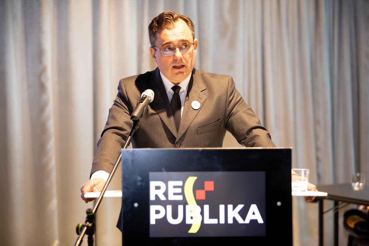 Vanđelić und ein Team von Unternehmern gründeten die Republik