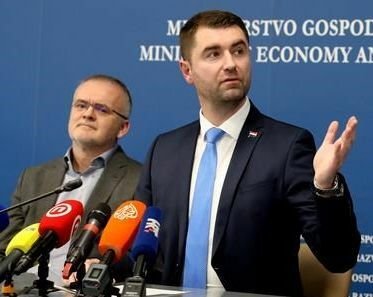 STRAFRECHT, SLAPP-KLAGEN UND DAS RECHT, VERGESSEN ZU WERDEN: Das Bermuda-Dreieck für das Schiffsunglück des kroatischen Journalismus