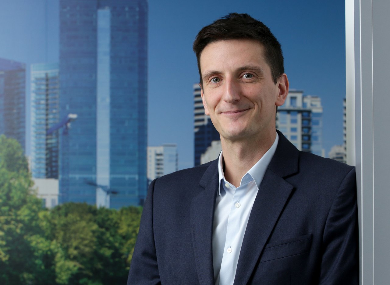 Arthur Vašarević (Schneider Electric): Energiewende bleibt 2024 ein Schlüsseltrend