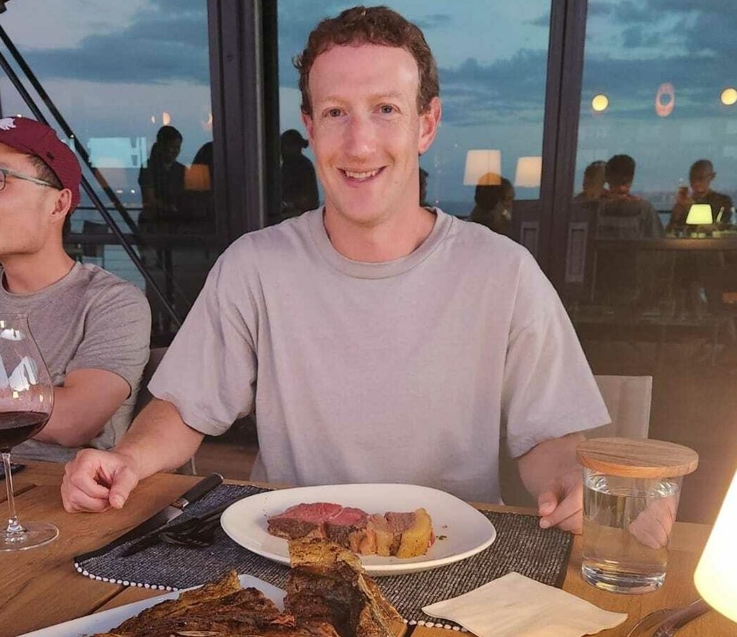 Mark Zuckerberg beginnt mit der Viehzucht von Rindern, die Macadamia essen und Bier trinken