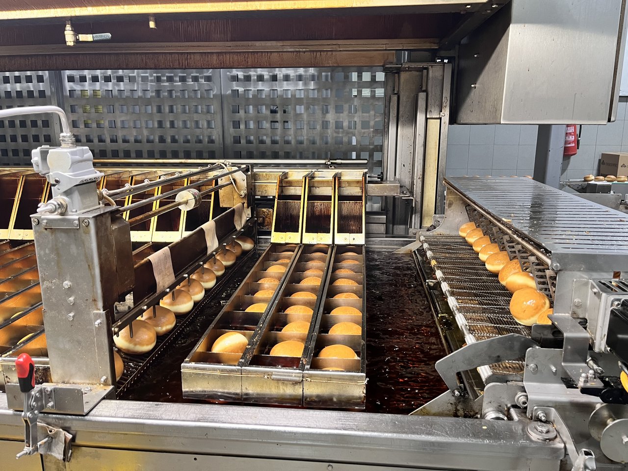 Pan-pek reduziert die Donutproduktion für den diesjährigen Karneval