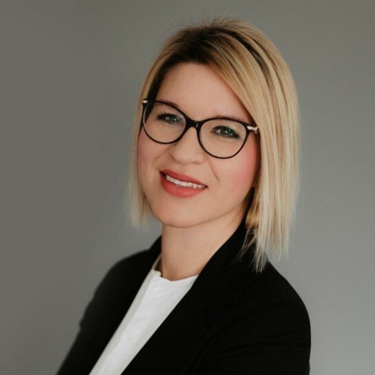 Unternehmen und Karrieren: Wechsel an der Spitze von Tifon, Rücktritt in der Führung eines Cyberführers, familiäre Veränderungen bei Decospan…