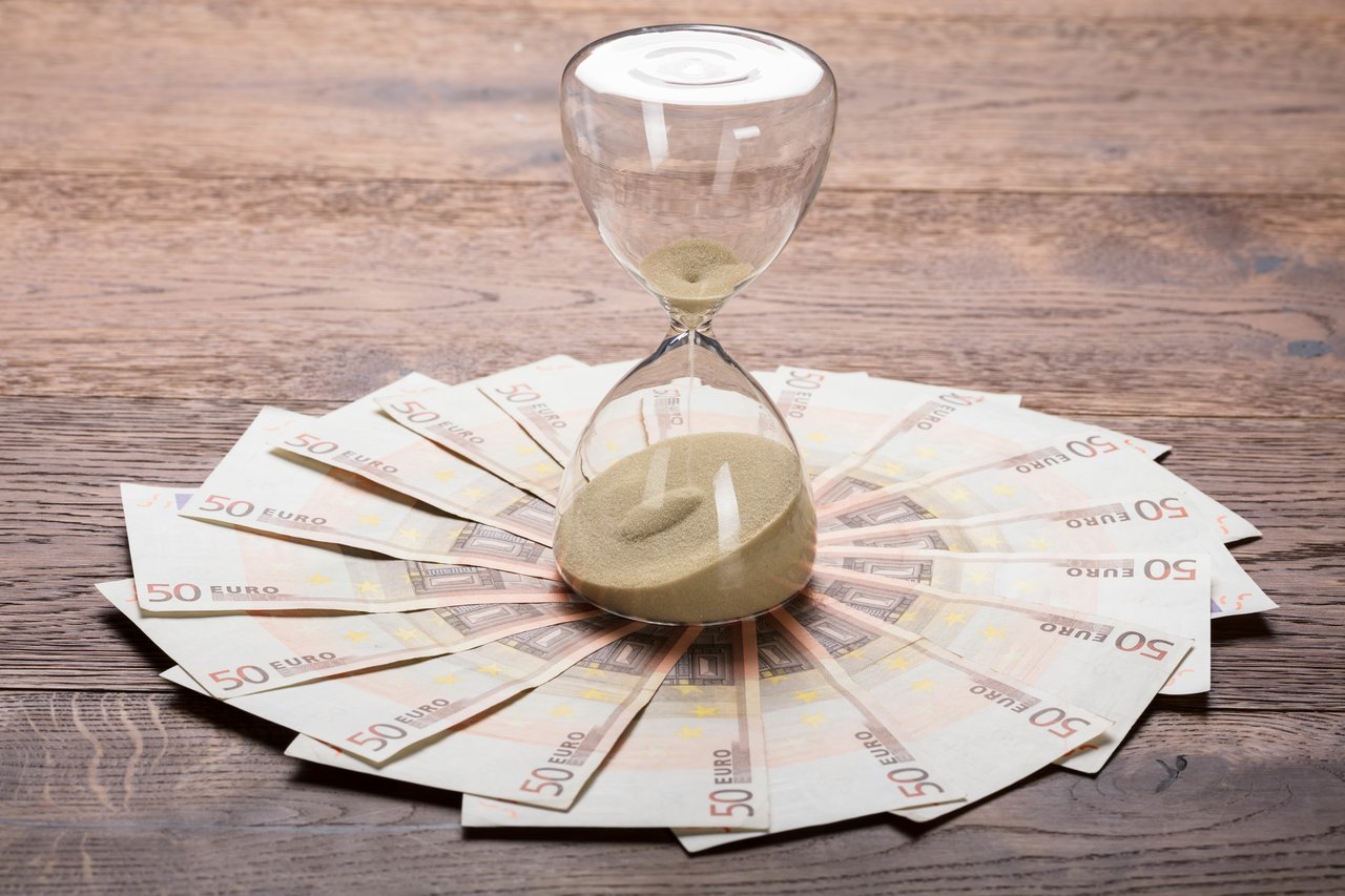 Payment Delays of Up to 60 Days, Over Half of EU Companies in Trouble