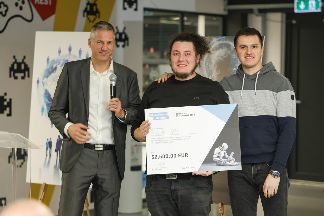 SWIPE SPEC Team ist der Gewinner des ersten AI Business Hackathons