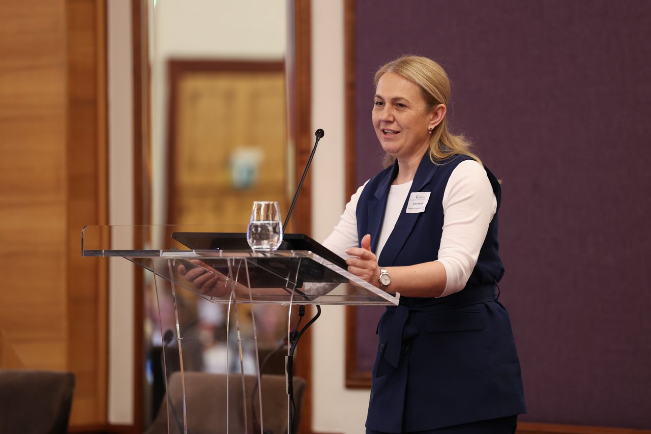 Der anfängliche ‚Hype‘ ist vorbei: Künstliche Intelligenz in Unternehmen nimmt reale Formen an