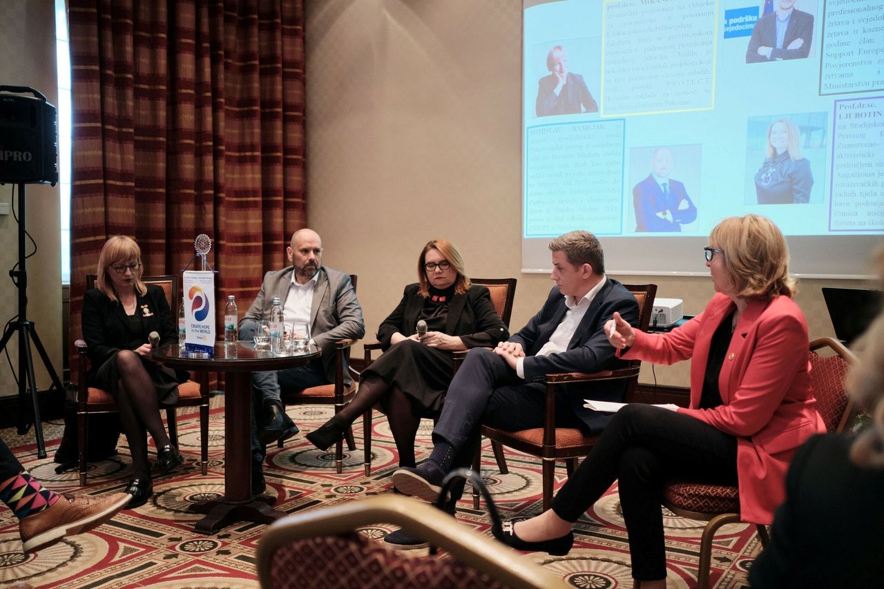 <p>MENTALNO ZDRAVLJE: PREDRASUDE NASUPROT INKLUZIJI</p>