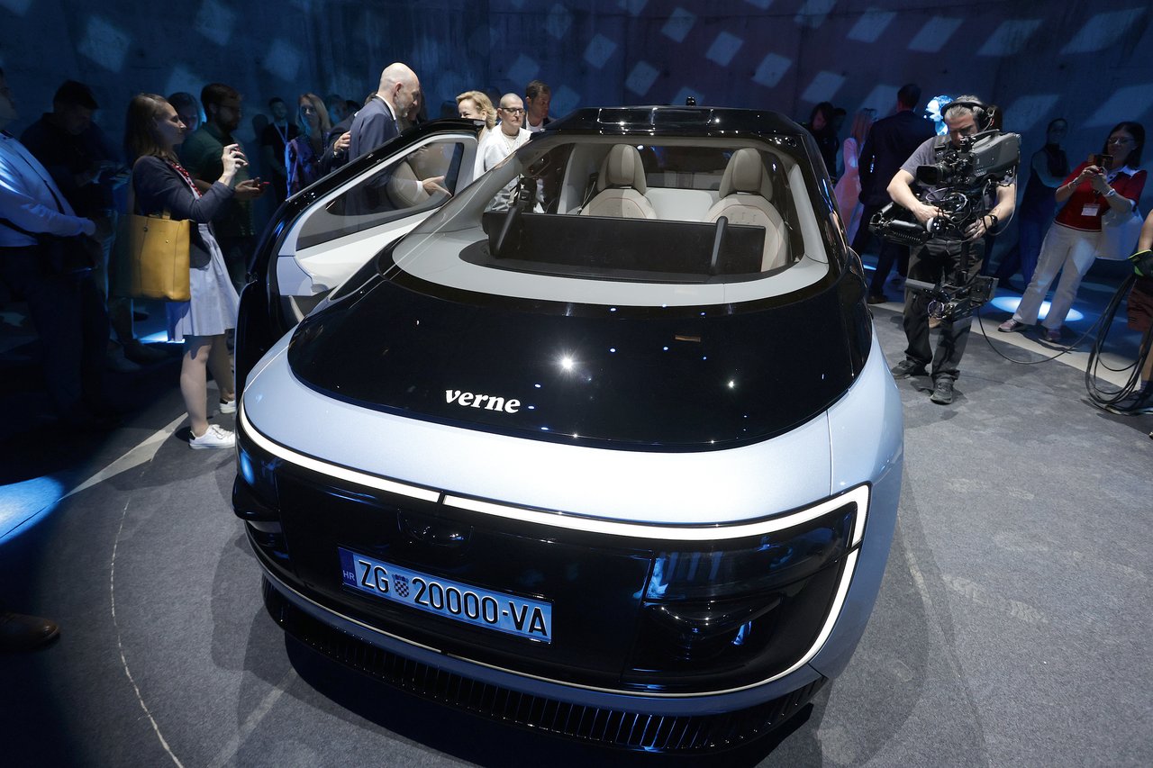 Millions of Robotaxis Arrive on the Streets, First in China and the USA