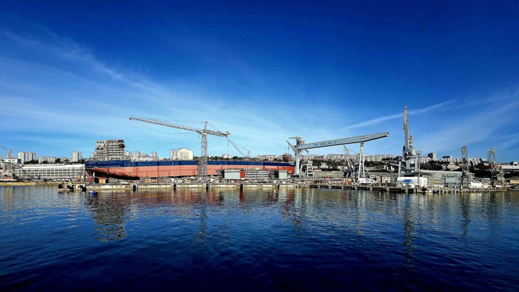 Öffentlicher Aufruf zur Einreichung verbindlicher Angebote