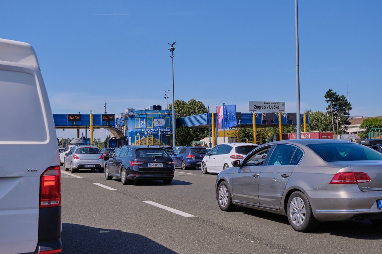 Letztes Wochenende, 4,4 Prozent mehr Fahrzeuge auf Autobahnen, 13 Prozent höhere Maut Einnahmen