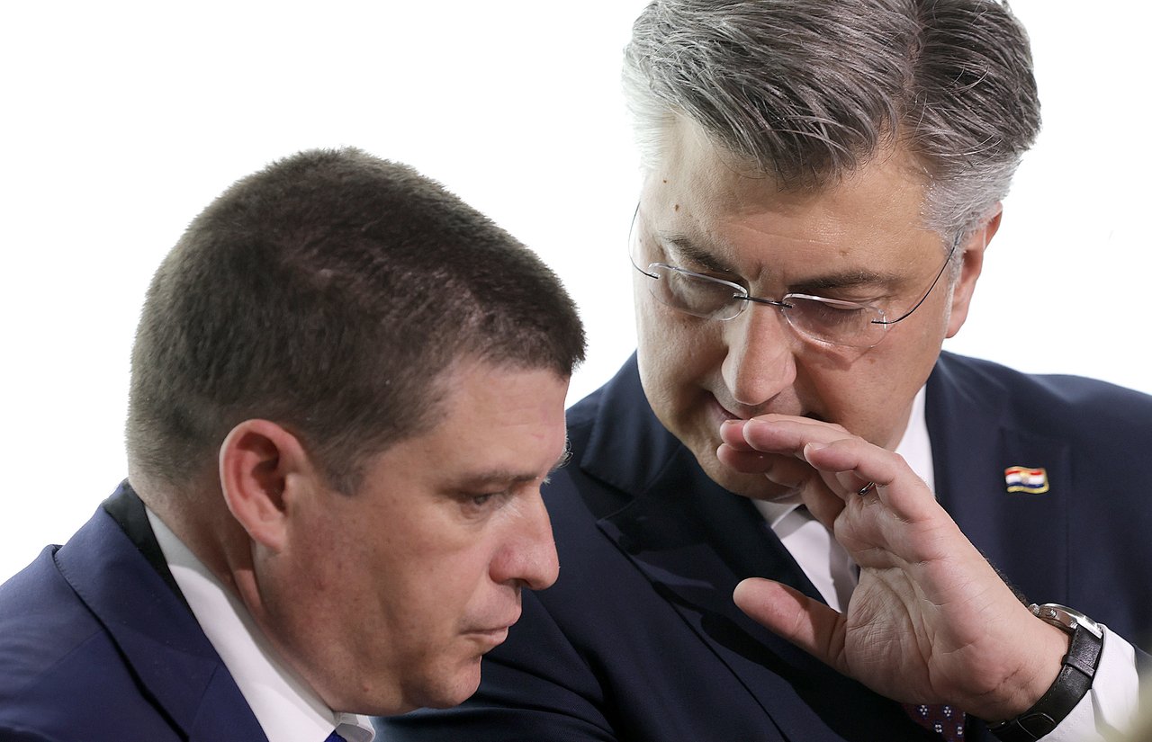 Die Entlassung von Staatsdirektoren aufgrund der OECD und Intrigen innerhalb der HDZ