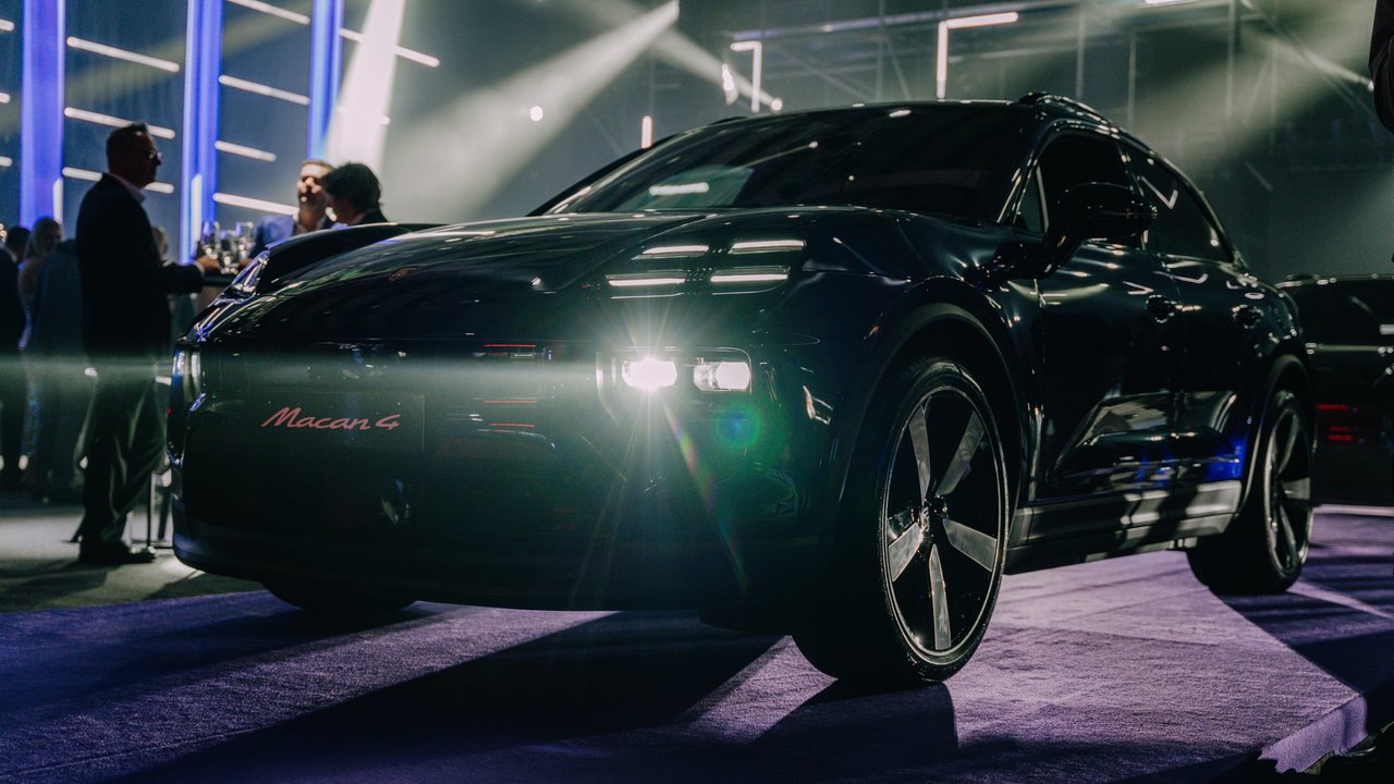 Der neue Porsche Macan enthüllt – die Kunst der Bewegung mit einem elektrischen Herzen
