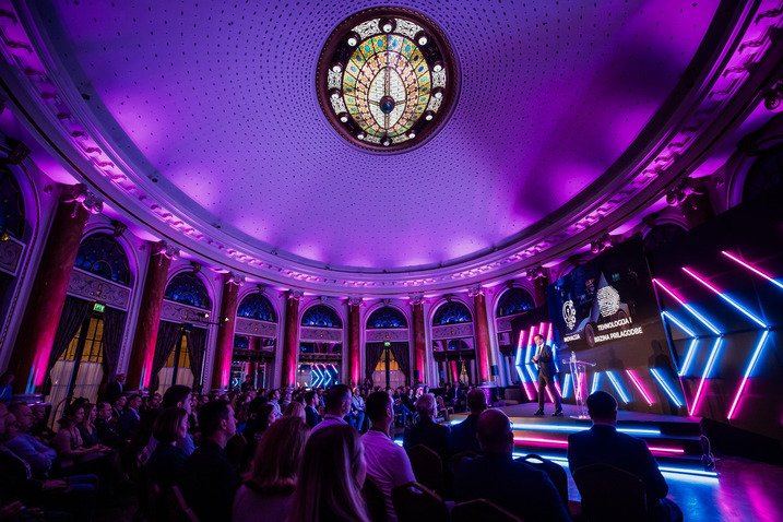 Die Abwesenheit von Investitionen in Künstliche Intelligenz wird zu einem größeren Geschäftsrisiko