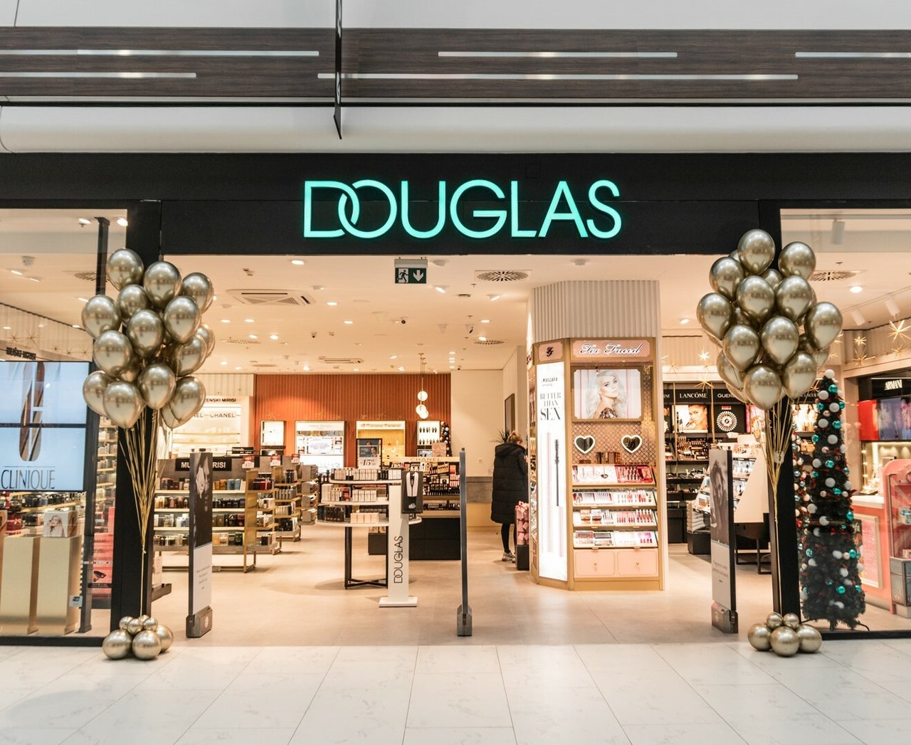 Douglas Parfümerien: Kleine Iriden hielten großen Douglas