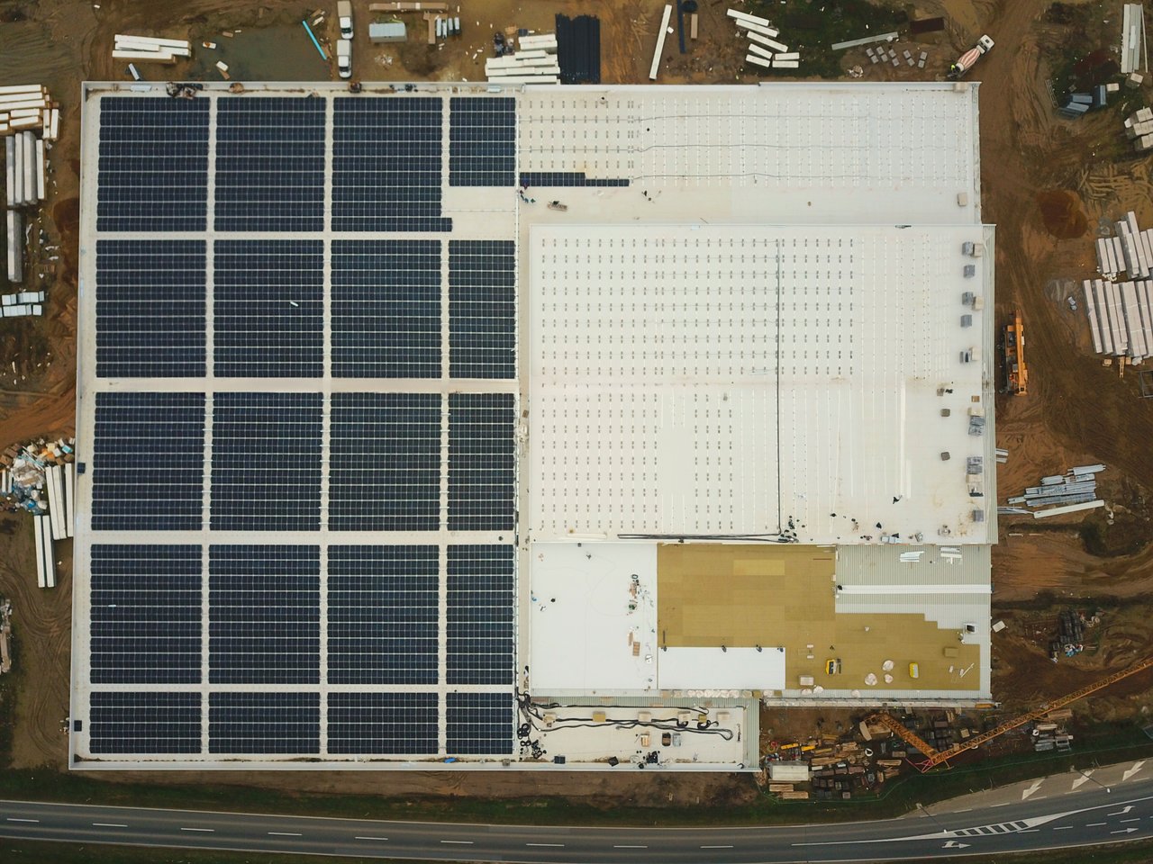 ROCKWOOL bringt neue multifunktionale Produkte und Produkte zur Flachdachdämmung auf den Markt