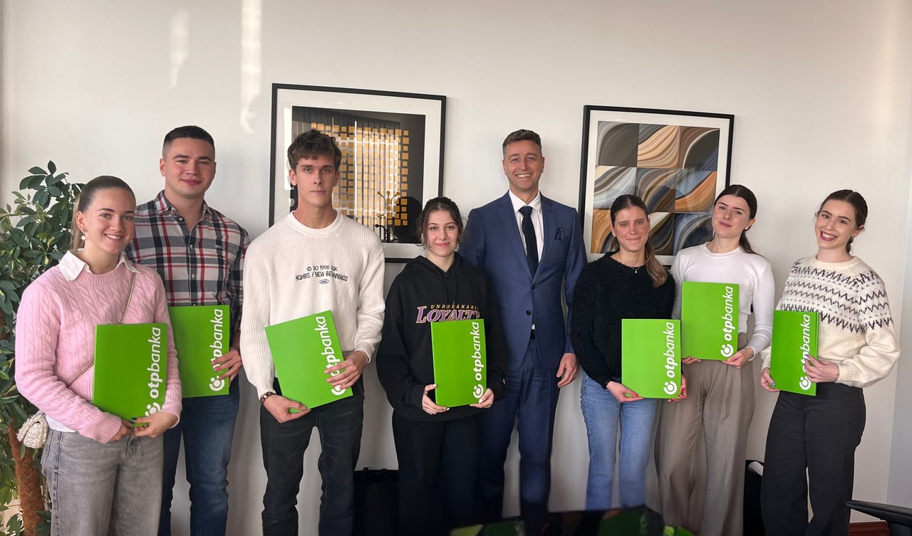 OTP Bank vergibt 12 Stipendien an Kinder ohne elterliche Fürsorge