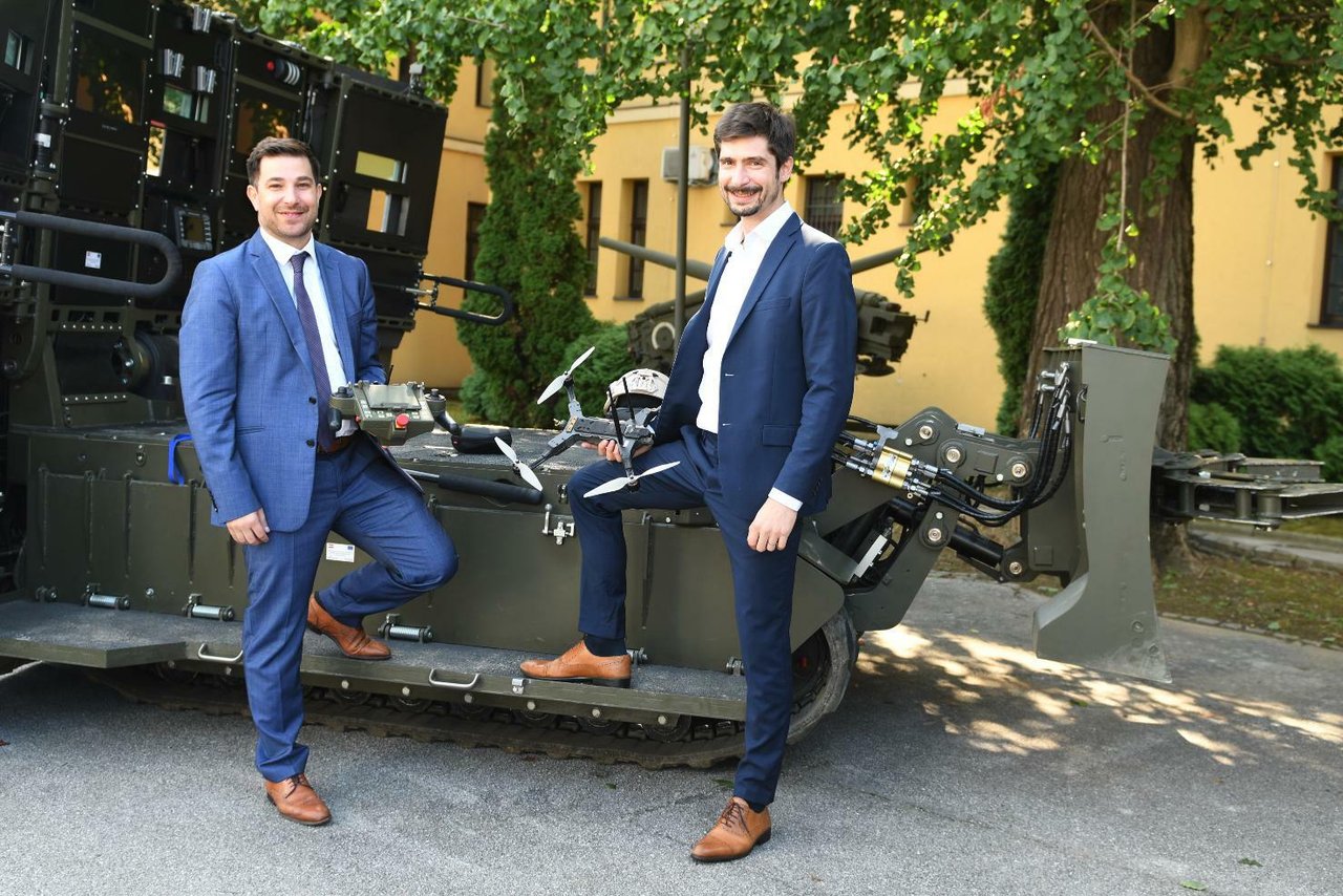 DOK-ING und das koreanische Unternehmen LIG Nex1 vereinbaren Zusammenarbeit in Seoul