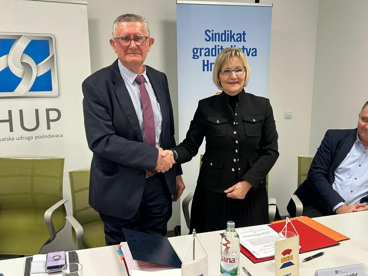 Neuer Tarifvertrag erhöht die Gehälter für alle Gruppen von Arbeitnehmern im Bauwesen