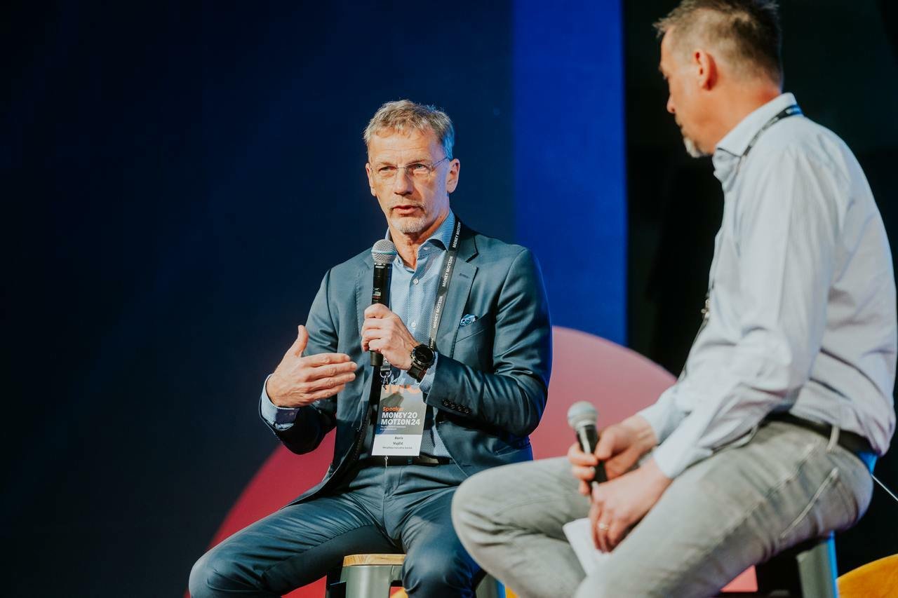 Genehmigung von Krediten über Mobilgeräte, Geldüberweisung im Chat… Wir haben Experten gefragt, wie die Bank der Zukunft aussieht