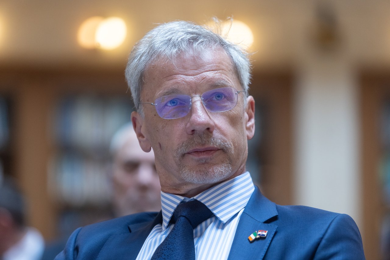 HNB erhöht Inflationsprognose, verlangsamt Wirtschaftswachstum und Lohnwachstum