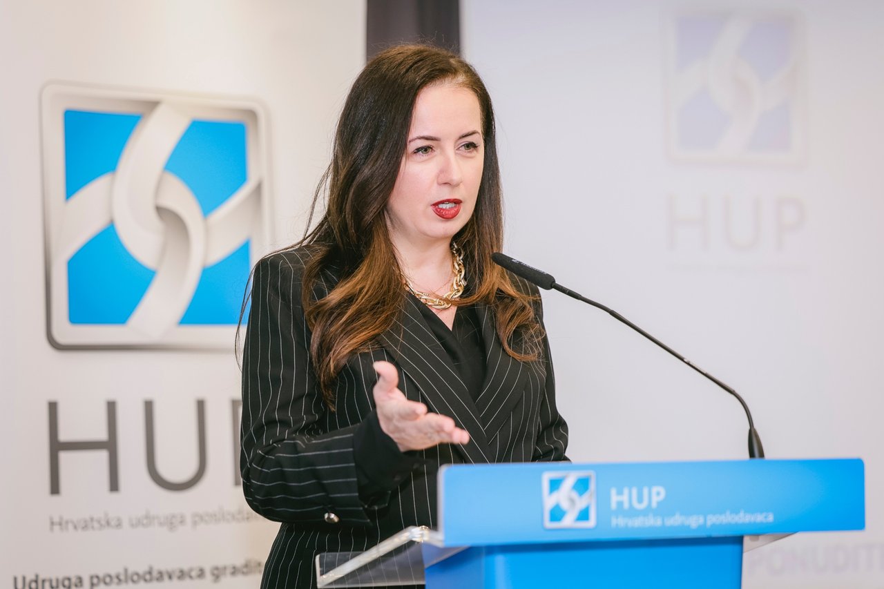 HUP gegen Gewerkschaften und die Regierung: Dringende Reform der beruflichen Bildung!