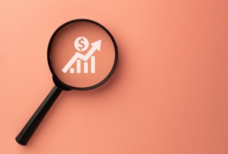 Wie viel kostet das Investieren wirklich? Entdecken Sie, wo Sie Tausende von Euro verlieren