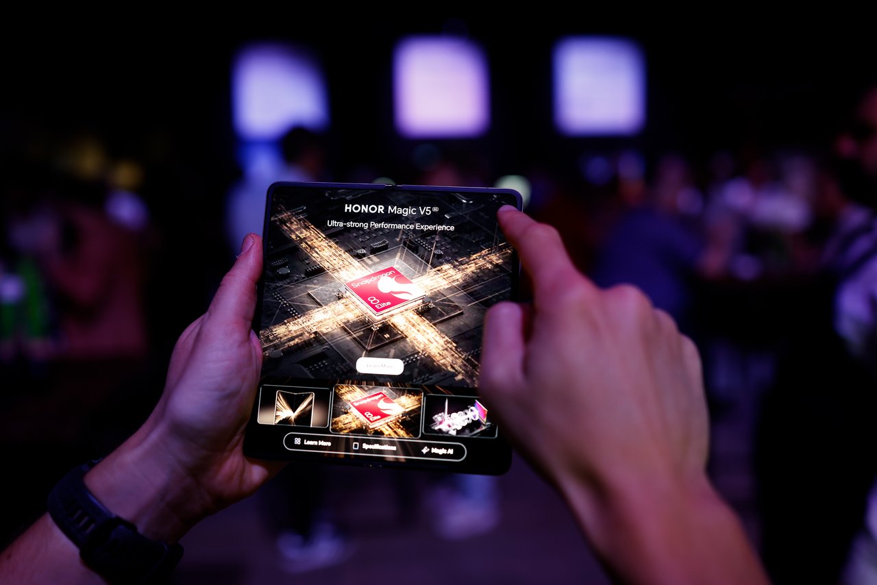 HONOR präsentiert faltbares Telefon in Zusammenarbeit mit Qualcomm und Google