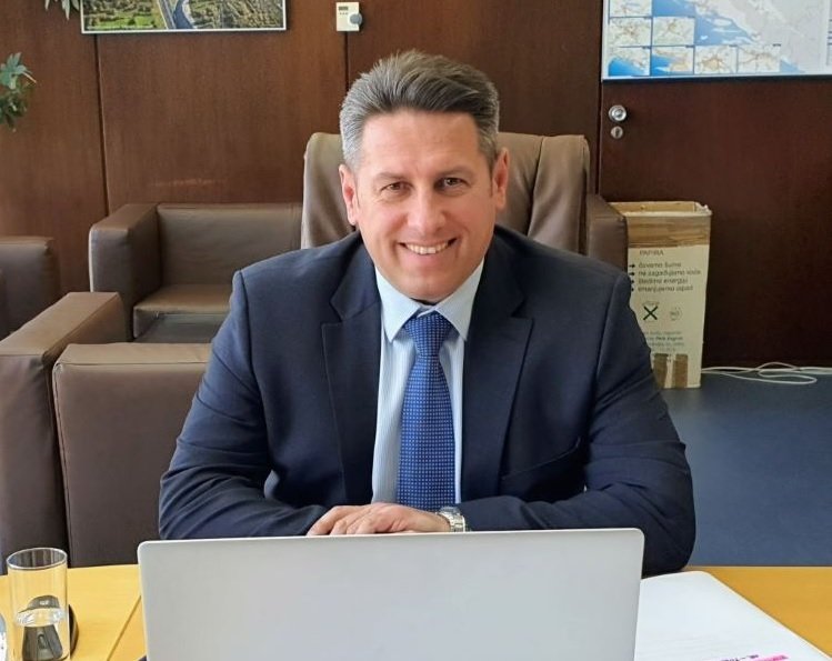 Gospočić in den Vorstand von Narodne novine berufen, Wechsel an der Spitze von Mozaik knjiga