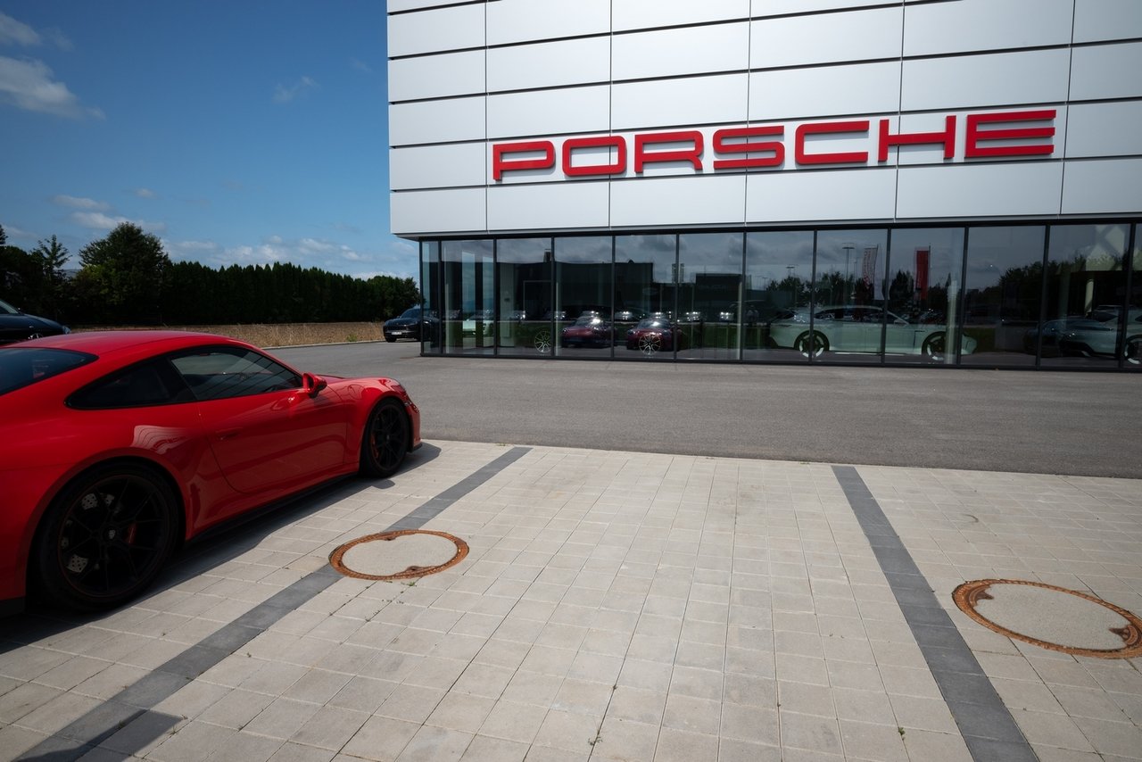 <p>Porsche store</p>