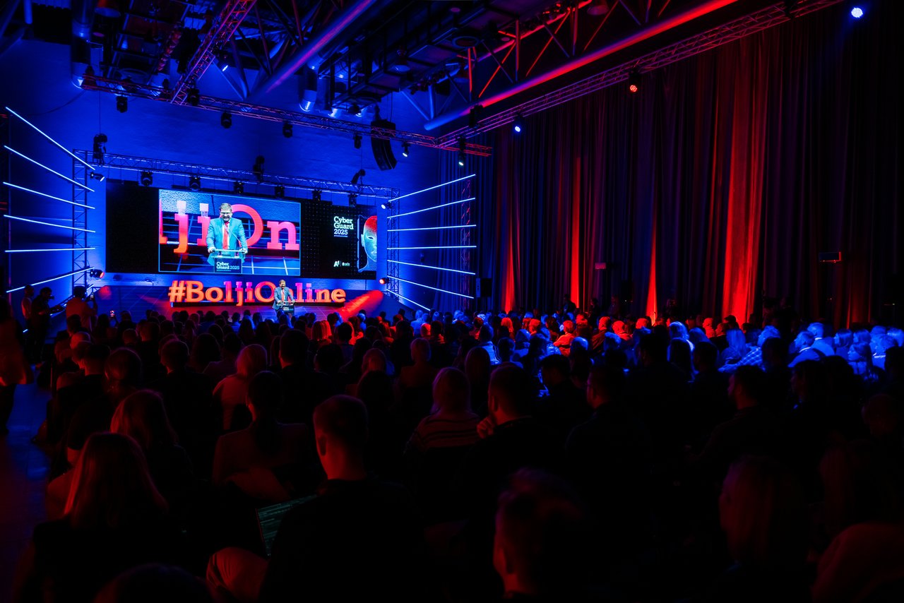 Ein Drittel der Schüler Opfer von Online-Gewalt, Cyber-Bedrohungen nehmen zu