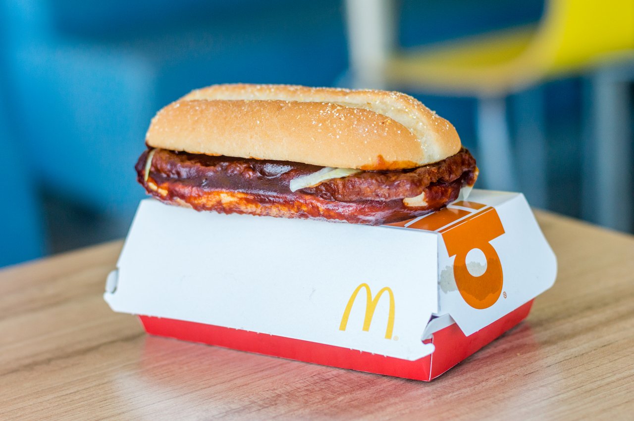 McDonald’s bringt den McRib zurück, traditionell steigende Bitcoin-Preise
