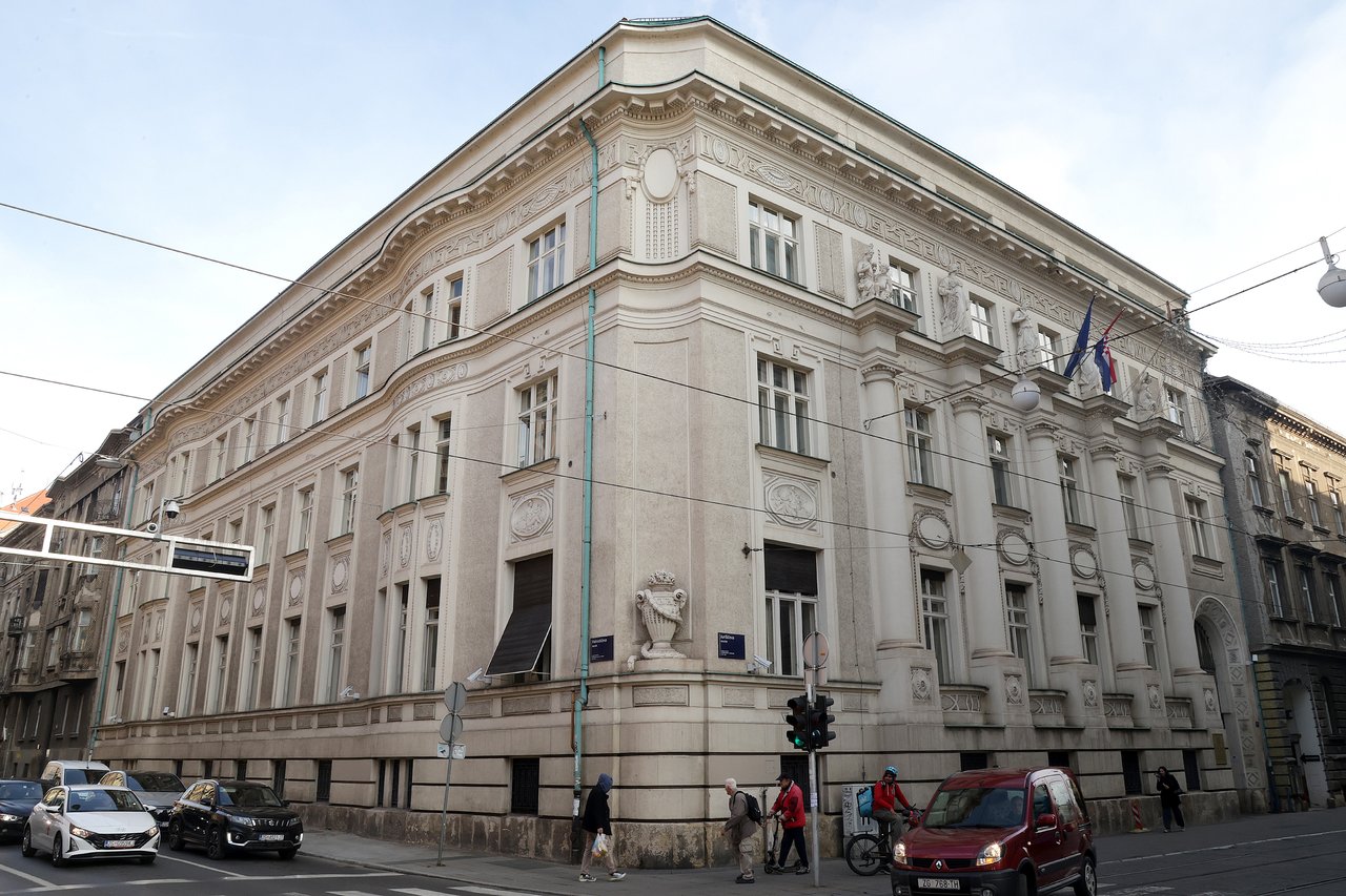 Zinssätze im Oktober stabil, weiterhin rückläufig im Jahresvergleich