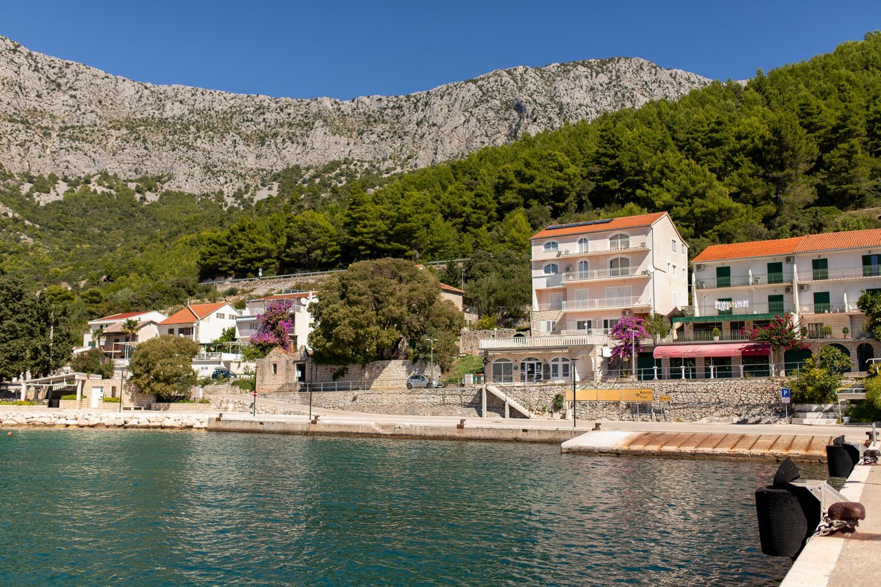 Weder inländische noch ausländische Käufer sind an Häusern mit mehreren Wohnungen an der Küste interessiert