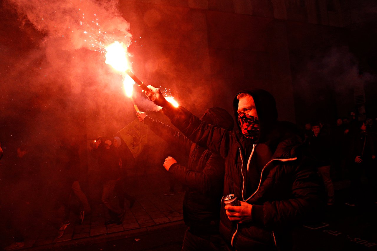 Wie Extremisten Mainstream-Marken Stehlen