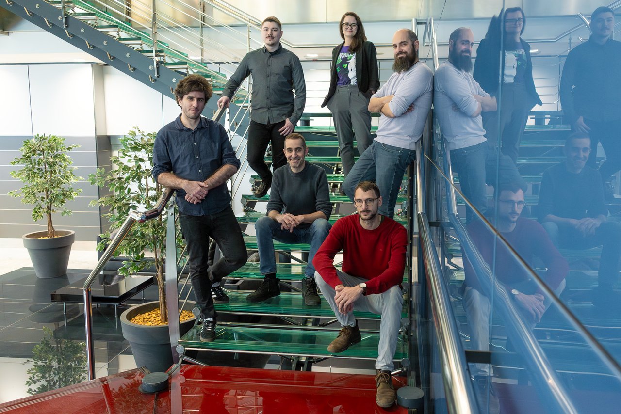 Domestic Network of Business Angels Invests in Startup Holonet
